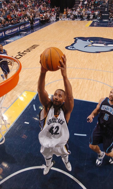 Man charged with 2010 slaying of NBA player Lorenzen Wright
